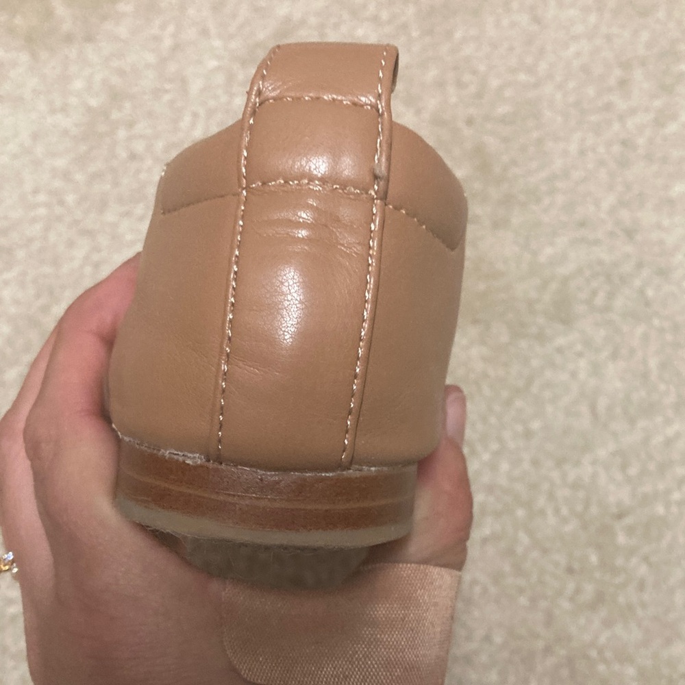 Time and Tru Women's Tan Flats - Picture 9 of 10